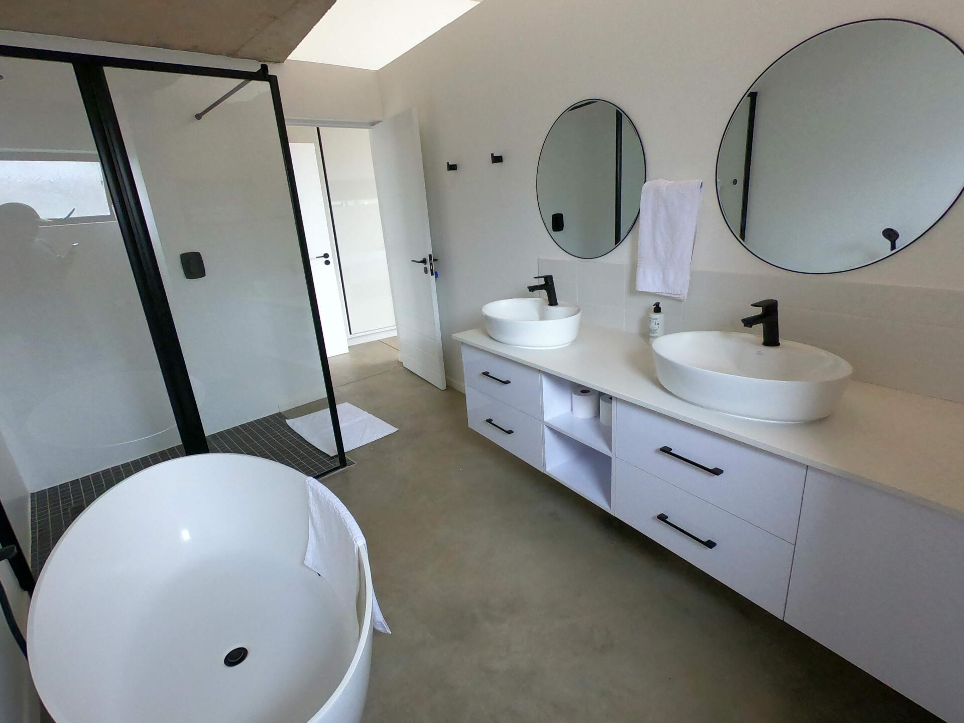 Main Bathroom